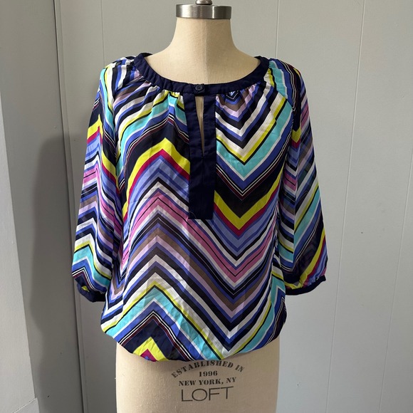 Banana Republic Factory Tops - Women's colorful Banana Republic sheer Blouse Size S